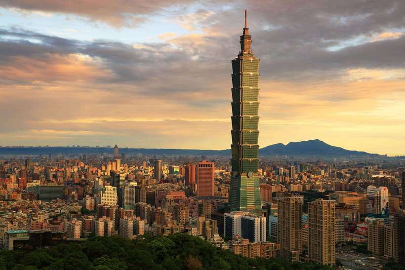 From Keelung: Private Taipei City Landmarks Shore Excursion - Presidential Office Building: a short look at Taiwan’s government
