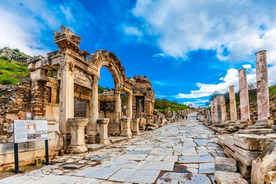 From Kusadasi: Daily Ephesus Tour for Cruise Passengers - The House of the Virgin Mary on Mount Bülbül