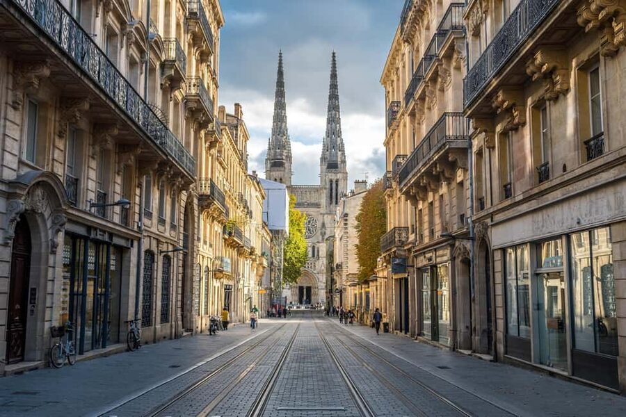 From Le Verdon Cruise Port: Bordeaux Guided Shore Excursion - Making the most of your free hour