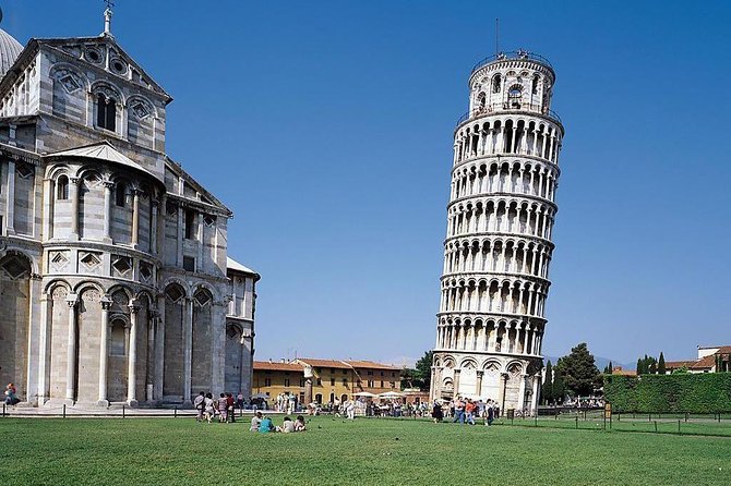 From Livorno to Pisa on your own with optional Leaning Tower Ticket - Getting from the cruise ship to Piazza del Municipio