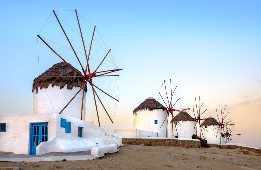 From Mykonos Cruise Port: Old Town Visit and Beach Getaway - Why this beach-and-town combination works