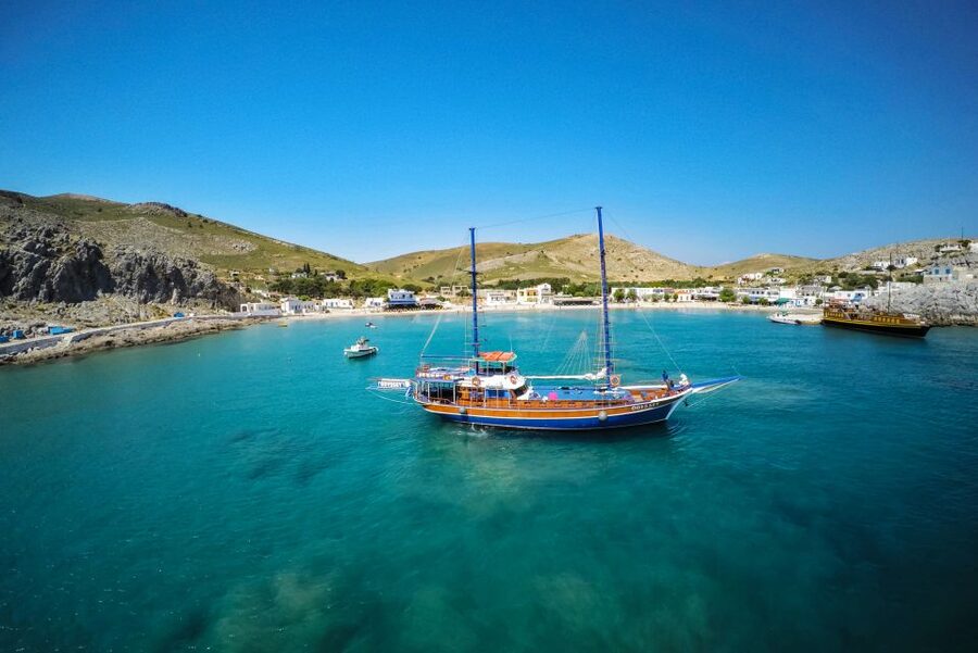 From the Port of Kos: Full Day Boat Cruise to 3 Islands - The boat, seating, music, and crowd level