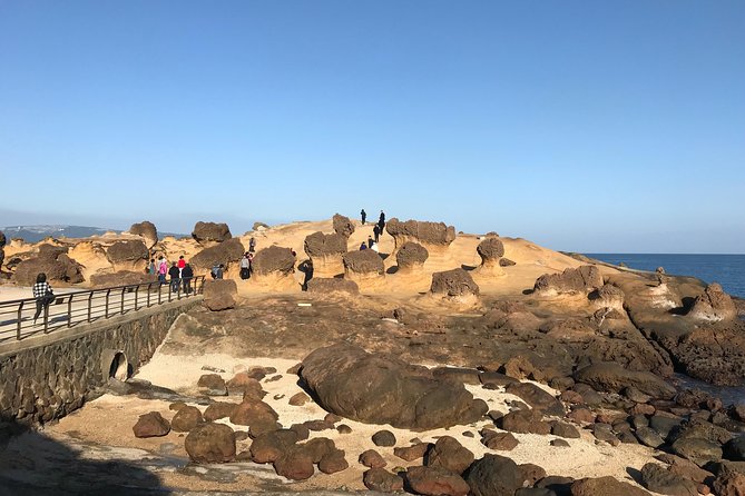 Full-Day Private Custom Keelung Shore Excursions - What the guides add to a fast Taipei day