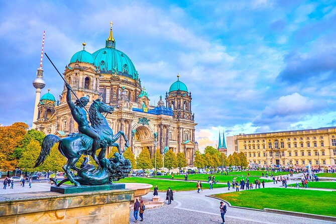 Full Day Tour of Berlin from Warnemunde and Rostock Cruise Port - Meeting the coach at Warnemünde Cruise Center