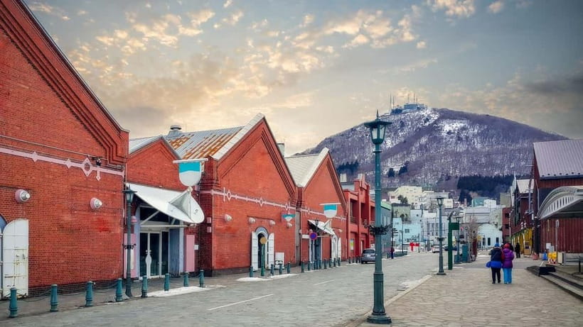 Hakodate Highlights Shore Excursion (5h) for Cruise Guests - Hakodate Morning Market: Make Room for Seafood