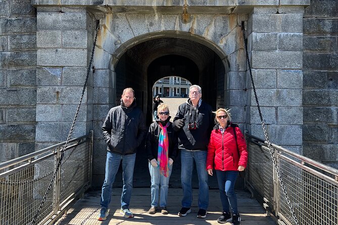 Halifax Private Shore Excursion - The drive to Peggy’s Cove: 50 minutes of coastal scenery
