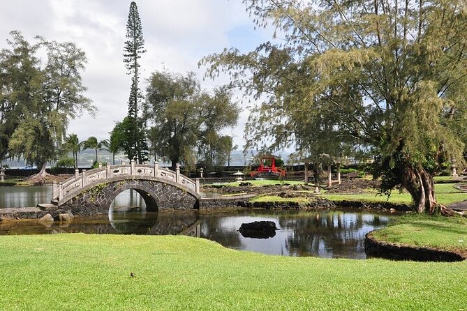 Hilo Shore Excursion: Visit Volcano, Waterfall, Beach with Lunch - The guides are a major part of the value