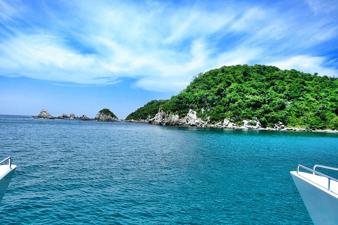 Huatulco Shore Excursion: Seven Bays Private Tour - What you get on the 25-foot boat