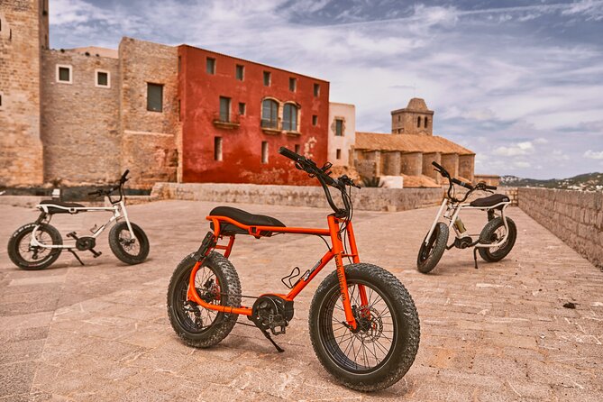 Ibiza cruise terminal E-bike delivery - Rental Adventure - Ibiza old town and the cathedral