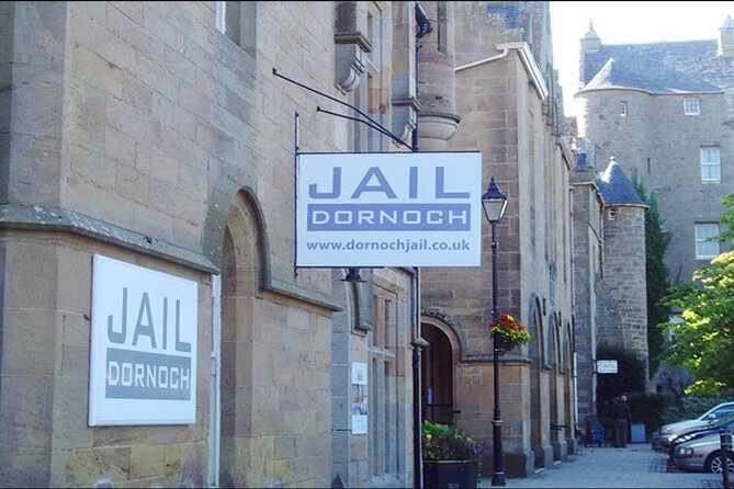 Invergordon Cruise Excursion - Castle ,Whisky and History Tour - The guide can make or break the day