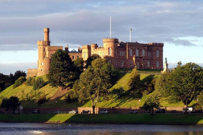 INVERGORDON PORT Tour of Culloden, Cairns & Cawdor Castle - Highland cattle and a stop at Beauly