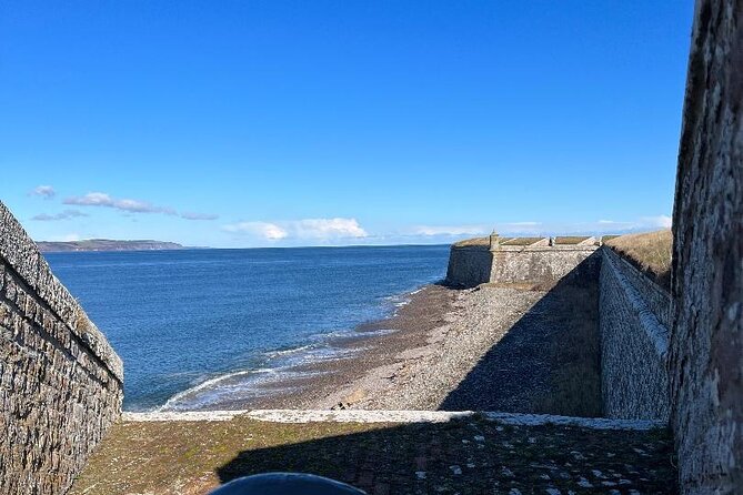 Invergordon Private Tour: Fort George, Cawdor Castle & Loch Ness - Highland cows and local food at Robertson’s