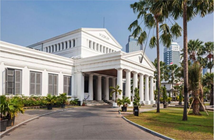 Jakarta Port: Private Guided City Highlights Shore Excursion - The National Museum’s Javanese and Asian collections