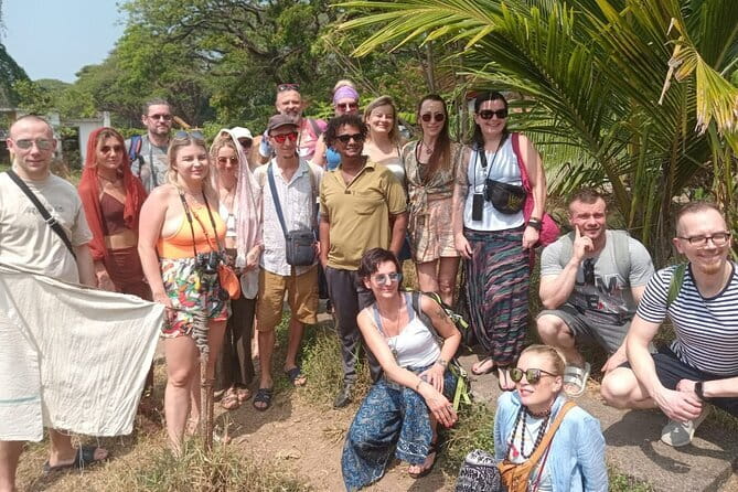 Kochi Tuk-Tuk Sightseeing Tour with Cruise Ship Pickup - Colonial churches and the Dutch Cemetery