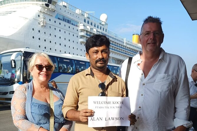 KOCHI Tuk-tuk tours with Pickup from Cruise Ships - Meeting your driver at the cruise port