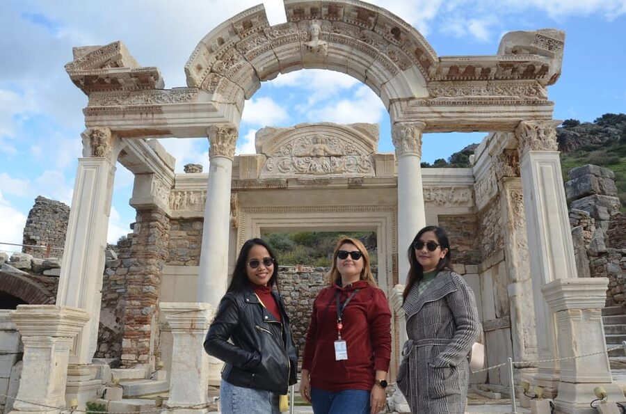 Kusadasi: EPHESUS PRIVATE PORT TOUR FOR CRUISES-SAVE TIME - The Temple of Artemis in a brief final stop