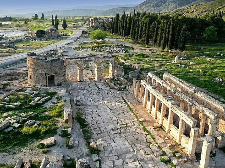 Kusadasi: Pamukkale Private Tour for Cruise Passengers - Meeting your guide at the coast