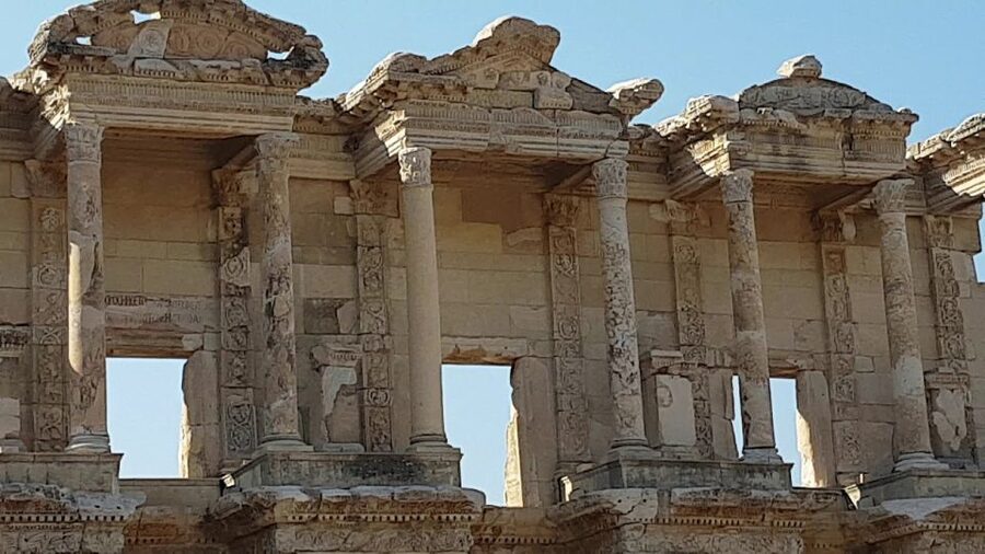 Kusadasi: Private Ephesus Tour with Lunch for Cruisers - Selcuk shopping and local lunch