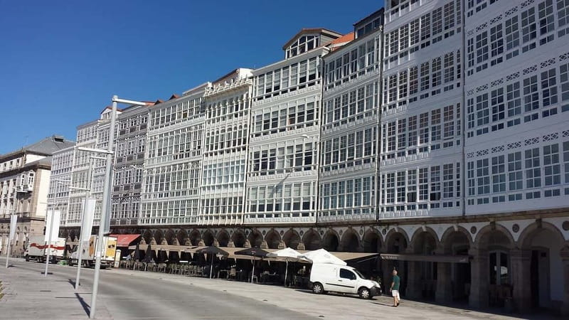 La Coruña: Tour for Cruise Passengers from the Port of La Coruña - Walking through the old town