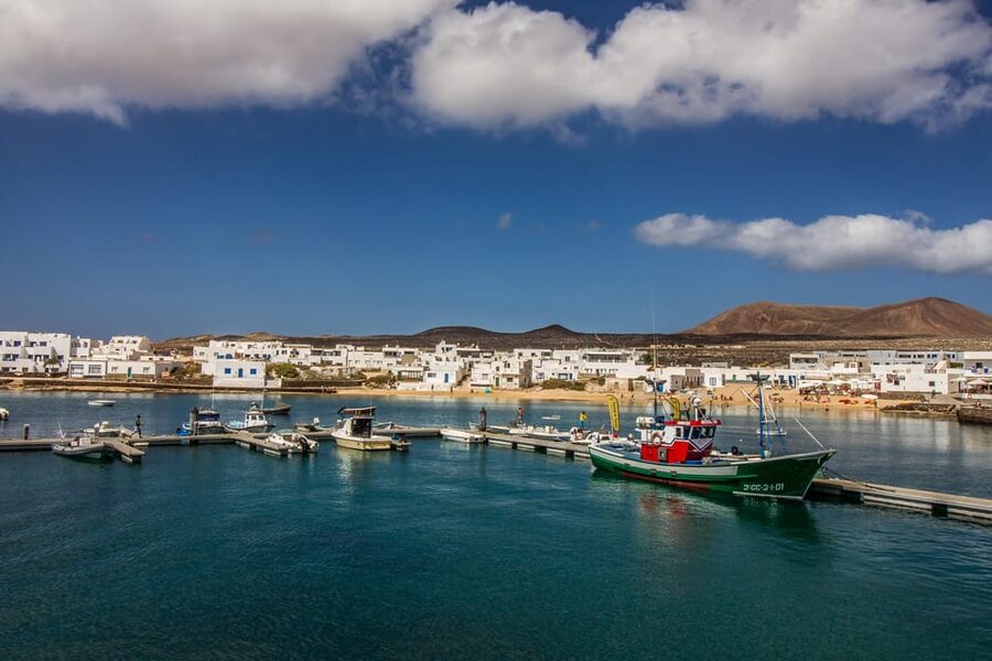 La Graciosa: Island Cruise with Lunch for Cruise Passengers - A short look around Caleta de Sebo