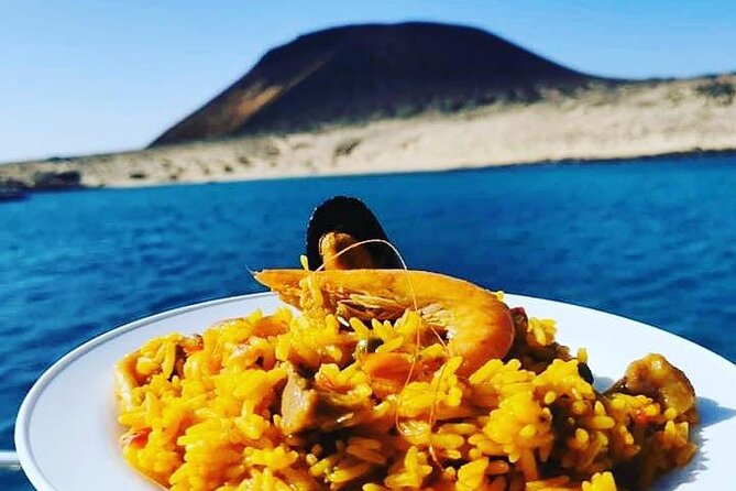 La Graciosa Island Tour for Cruise Passengers from Lanzarote - Playa Francesa: lunch, swimming, and water gear
