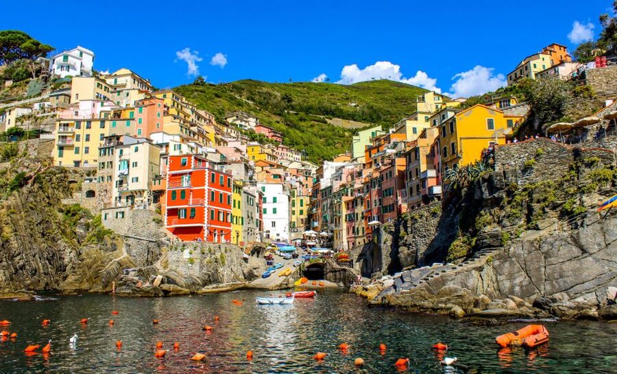 La Spezia: Cinque Terre Private Trip for Cruise Passengers - Riomaggiore and the first taste of Cinque Terre