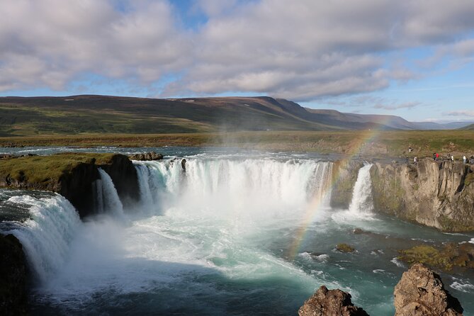 Lake Mývatn and Goðafoss Shared Shore Excursions - Grjótagjá is short, dramatic, and easy to misunderstand