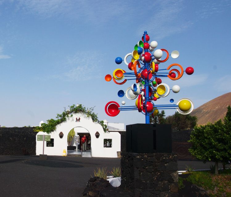 Lanzarote: César Manrique & Teguise Market from Cruise Port - The cruise-port meeting point is the key practical issue