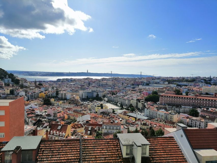 Lisbon: Layover Tour with Airport Pickup and Drop-Off - Key points at a glance