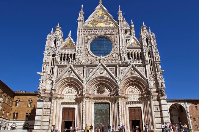 Livorno Shore Excursion: Private Day Trip to Siena and San Gimignano - Monteriggioni and a Tuscan lunch