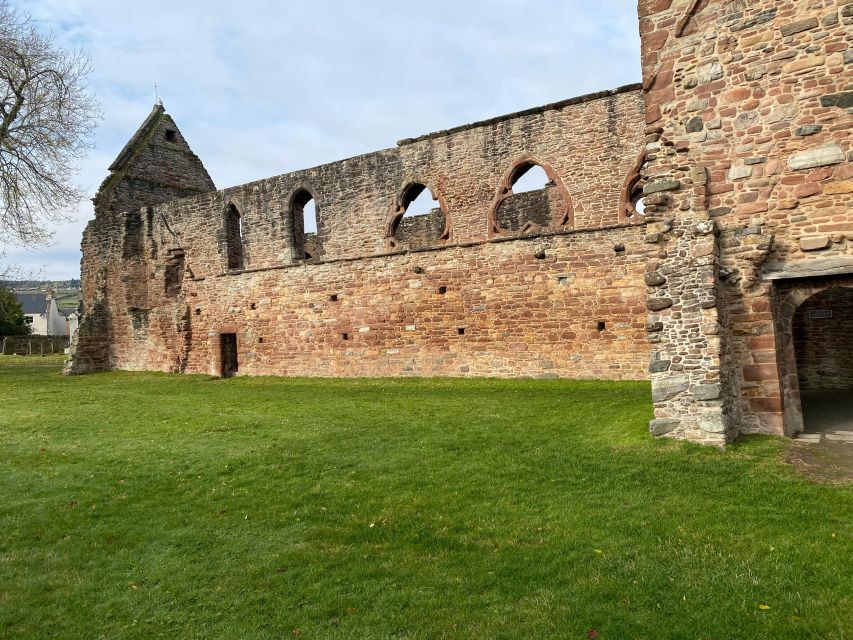 LOCH NESS, INVERNESS, CLAVA CAIRNS & MORE FROM INVERGORDON - Key points at a glance