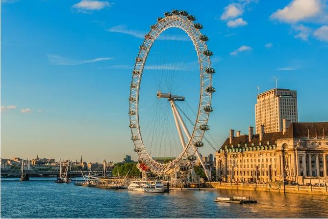 London to Southampton Cruise Port Including Stonehenge - Leaving London with your luggage already handled