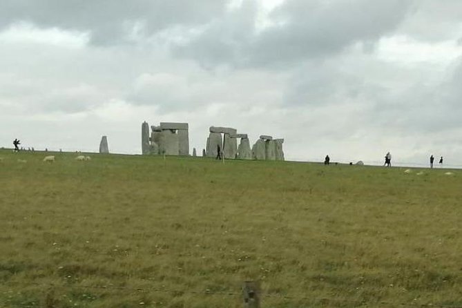 London to Southampton Cruise Terminal/Hotel with Stopover at Stonehenge - A smoother connection to a Southampton cruise