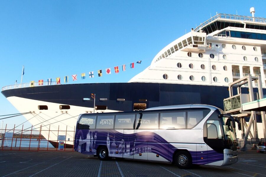 London to Southampton Cruise Terminal via Stonehenge - The hotel pickup sets the tone