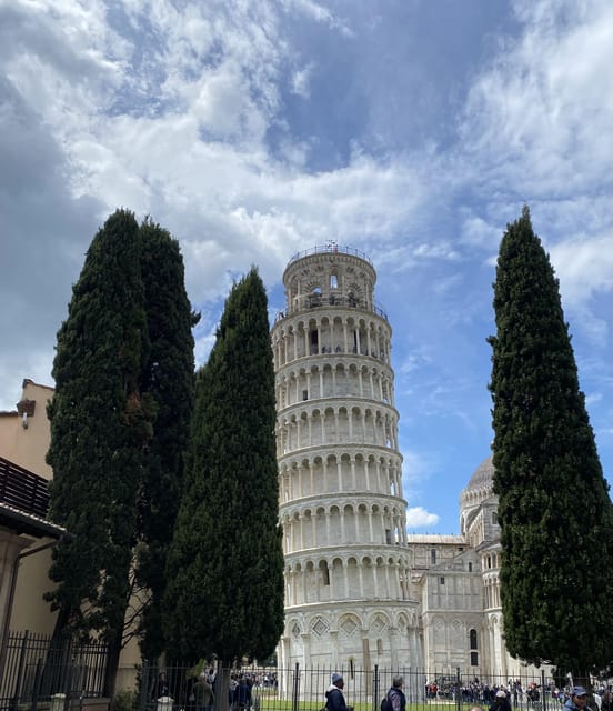 Lucca Tour & Pisa Tower + Wine Tasting by van from Livorno - Two hours inside Lucca’s city walls