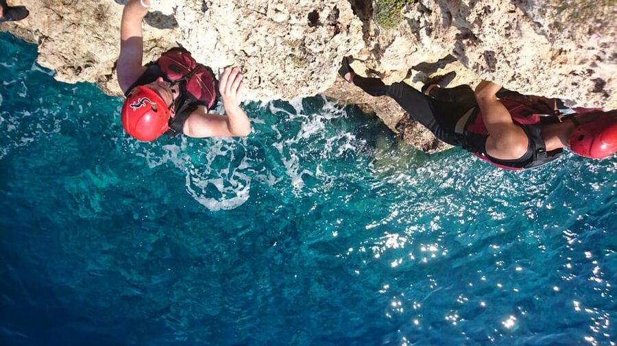 Mallorca: Cliff Jumping Adventure for Cruise Passengers - Deep water soloing with the sea below