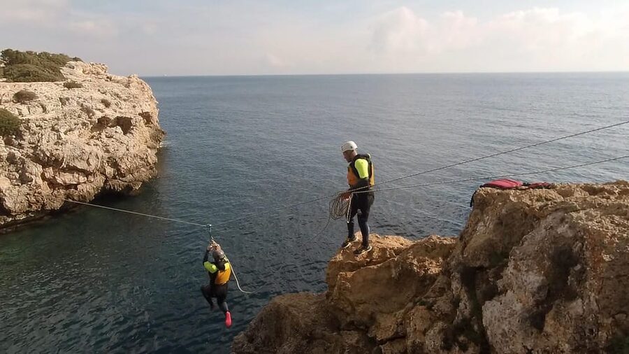 Mallorca: Cliff Jumping Adventure for Cruise Passengers - What the $88 price includes