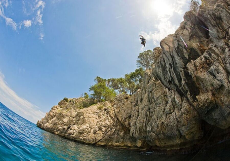 Mallorca: Cliff Jumping Adventure for Cruise Passengers - Safety comes before the first jump