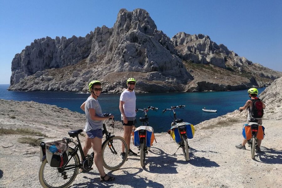 Marseille: Calanques Shore Excursion Electric Bike Day Tour - Marseille’s waterfront, from the Old Port to Prado