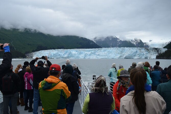 Meares Glacier Cruise Excursion from Valdez - Captain Alan and the crew