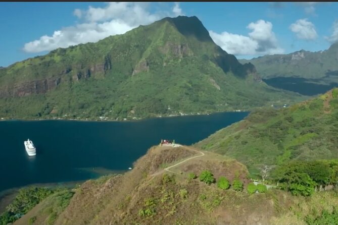 Moorea Cruise Ships: 4x4, Belvedere,Magic Mountain pineaple - Tropical fruit, jam, juice, and liquor tastings