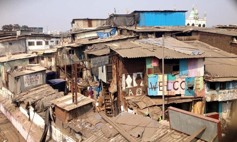 Mumbai: Dharavi Slum Tour with Home Visit Shore Excursion - Meeting your guide at Green Gate