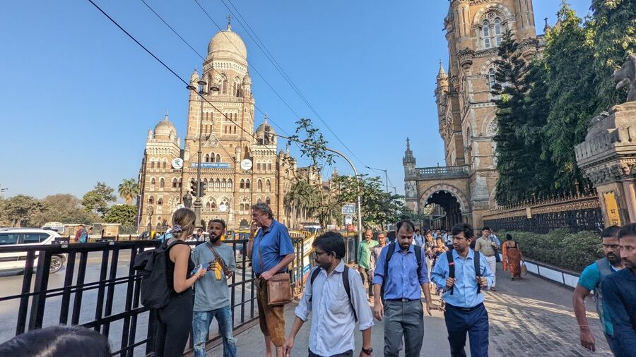 Mumbai Shore Excursions: Small Group Mumbai Sightseeing tour - From the cruise terminal to the Gateway of India