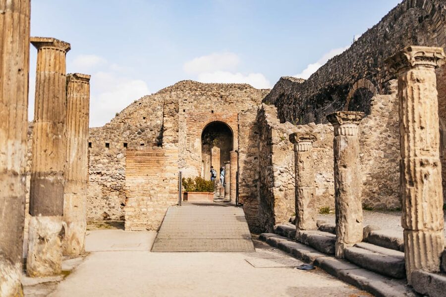 Naples: Shore Excursion to Pompeii Ruins with Guided Tour - Key points at a glance