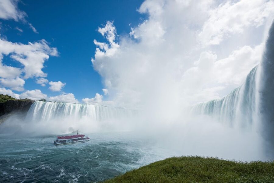 Niagara Falls Scenic Day Tour from Toronto Airport Pickup - Who should book this day trip?