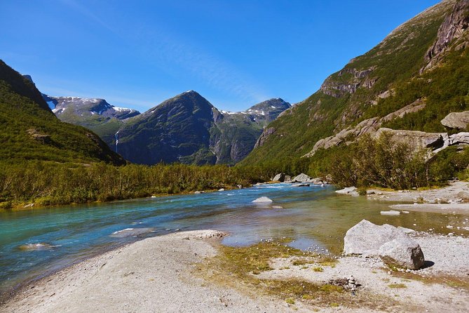 Olden Shore Excursion: the Amazing Briksdal Glacier - The Briksdal trail: easy footing, real uphill effort