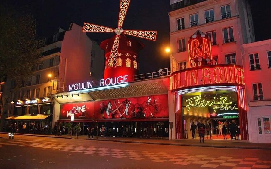 Paris: Private Layover Tour with Airport Pickup & Dropoff - A smart way to use a long Paris layover