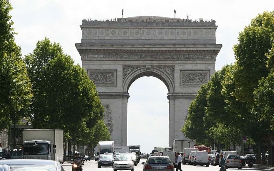 Paris: Private Layover Tour with Airport Pickup & Dropoff - Champs-Élysées, Grand Palais, and the Paris postcard route