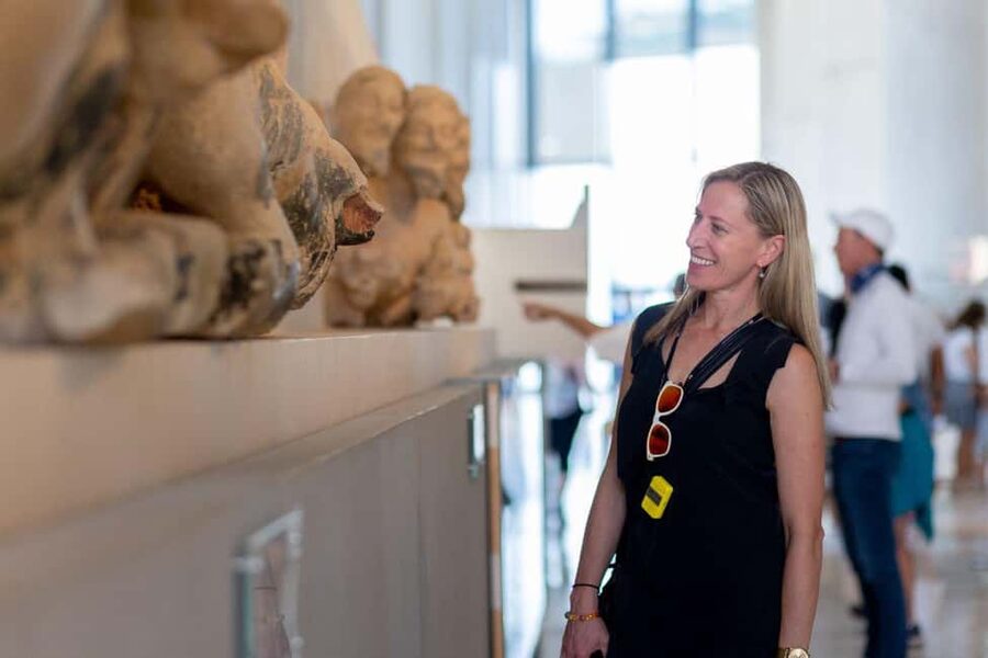 Piraeus Shore Excursion: Acropolis and Museum Classical Tour - A quick introduction at Hadrian’s Arch