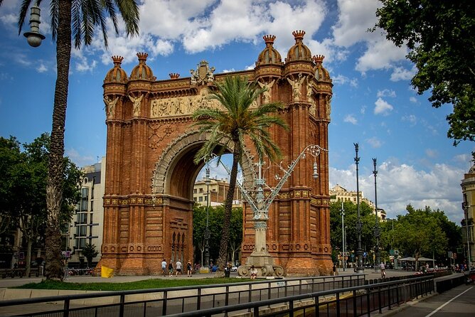 Private Airport Pickup & Scenic Tour of Barcelona - Key points to know before booking